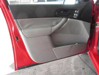 2005 Ford Focus SES Gardena, California 9