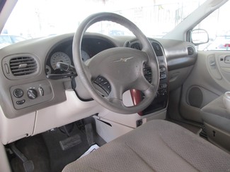 2007 Chrysler Town & Country LX Gardena, California 4